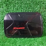 ครอบฝาถังน้ำมัน MITSUBISHI XPANDER สีคาร์บอน โลโก้แดง (F4)
