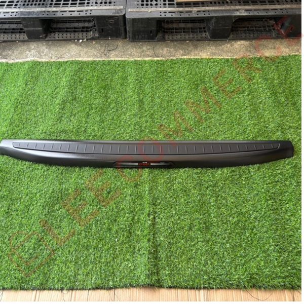 กันรอยขอบกระบะท้าย ISUZU DMAX 2023 2024 (โฉมใหม่) AOS