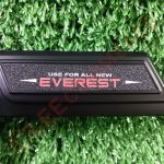 เบ้ารองมือเปิด FORD EVEREST 2022-2024 สีดำด้าน โลโก้แดง ( RR ) - Image 5
