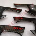เบ้ารองมือจับประตู TOYOTA YARIS ATIV 2022 สีคาร์บอน+โลโก้แดง (F4) - Image 5