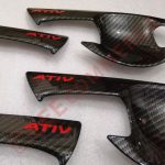 เบ้ารองมือจับประตู TOYOTA YARIS ATIV 2022 สีคาร์บอน+โลโก้แดง (F4) - Image 4