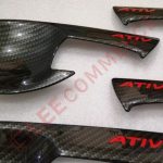 เบ้ารองมือจับประตู TOYOTA YARIS ATIV 2022 สีคาร์บอน+โลโก้แดง (F4) - Image 2