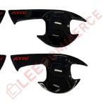 เบ้ารองมือจับประตู TOYOTA YARIS ATIV 2022 สีดำเงา+โลโก้แดง (F4) - Image 3